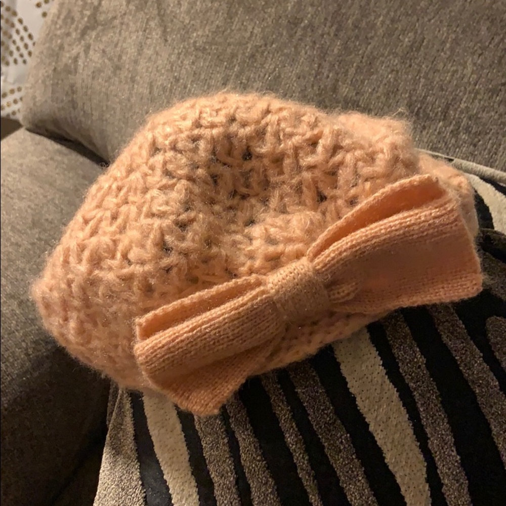Knit hat with bow